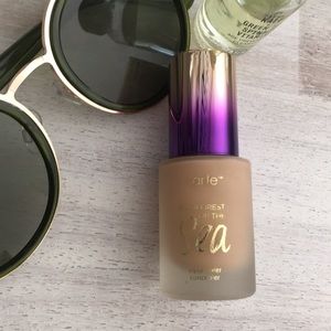 Tartes rainforest of the sea concealer